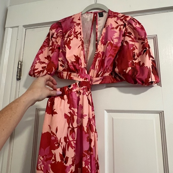 Allover Floral Print Cutout Puff Sleeve Dress - Picture 4 of 7